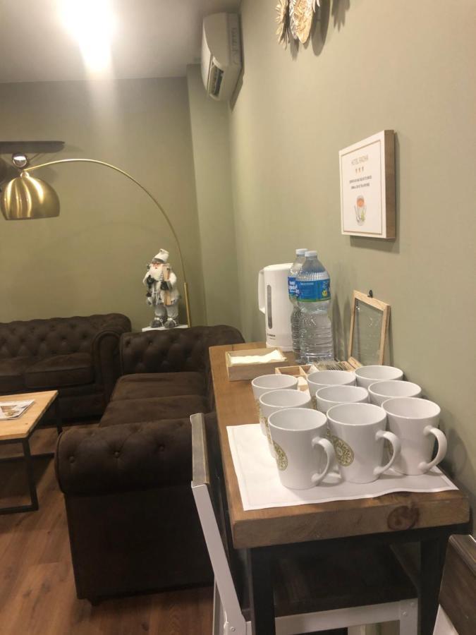 Hotel Radha 오스피탈레트 데 요브레가트 외부 사진